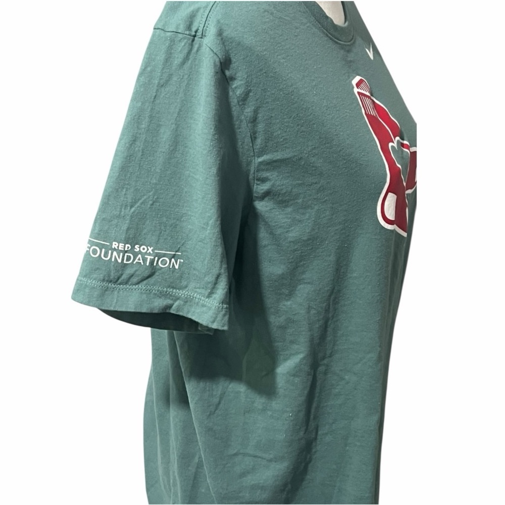 Nike size L Red Sox Foundation Green Tee EUC - Picture 2 of 7